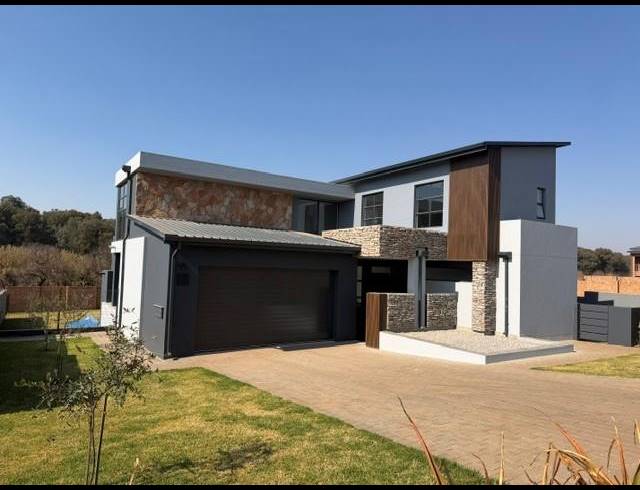 5 BEDROOM HOUSE FOR SALE IN FOUNTAINBROOK ESTATE